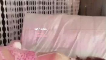 辛尤里资源在哪里在线观看?这一部网红onlyfans视频中,辛尤里的表情非常的迷人