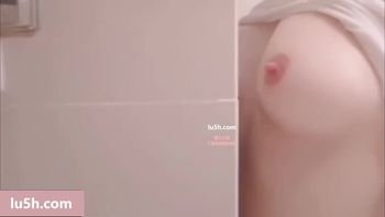 越南网红女神xiao e(EricaHand)合集福利,浴室里的湿身胴体秘密