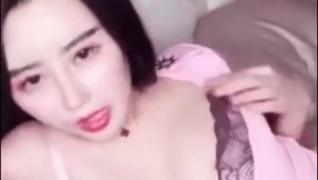 极品粉嫩护士摸nai自拍福利,神情迷离魅惑众生