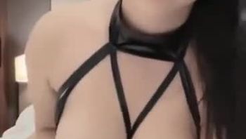 网红女神小尤奈私拍福利,沉甸甸的小白兔