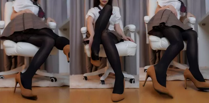 推特足控女神【铃木美咲】福利新作，性感厚黑紧裹美腿，淫语乳交露穴挑逗香艳胴体令人陶醉