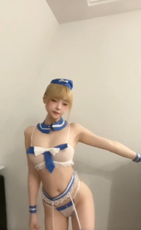 ✅抖音 Ciu7-3 超好身材美女 大尺度发骚勾引 骚舞等